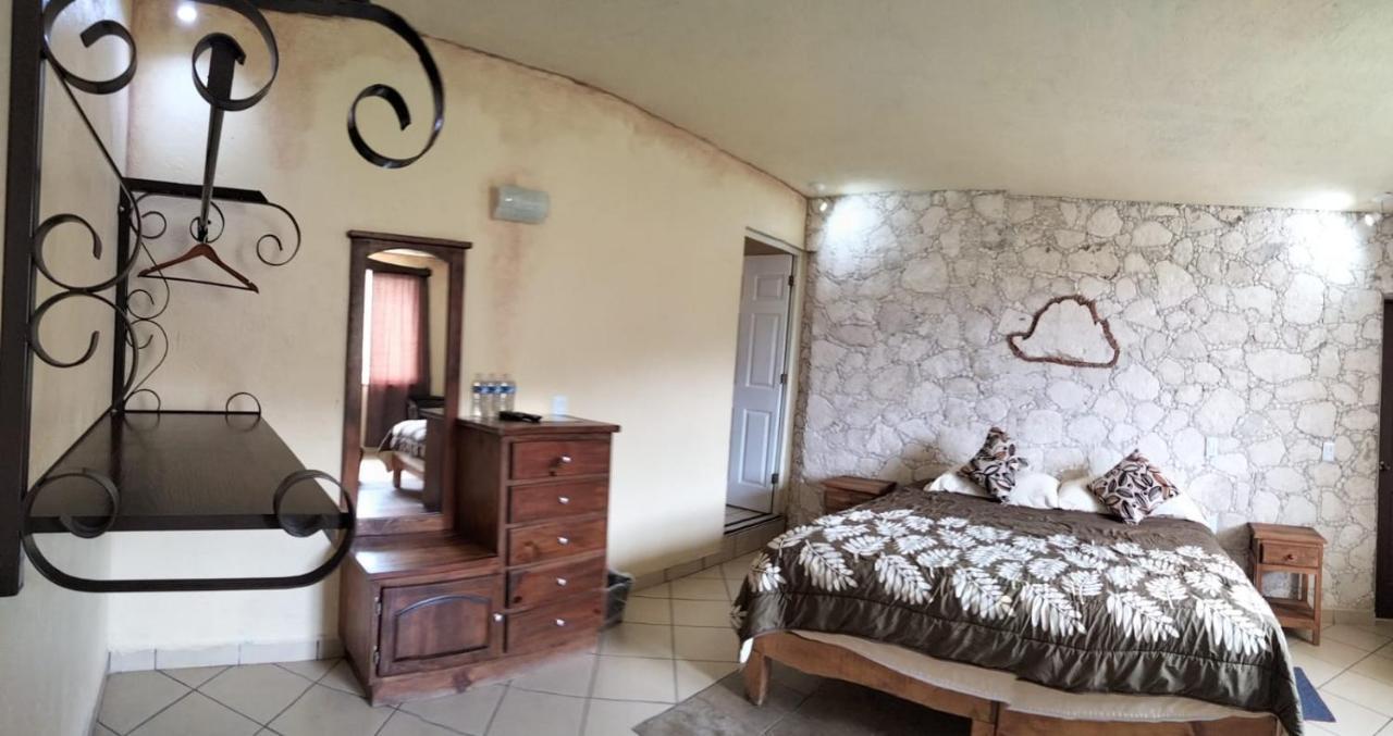 Hotel Casa Del Arbol Bernal Luaran gambar